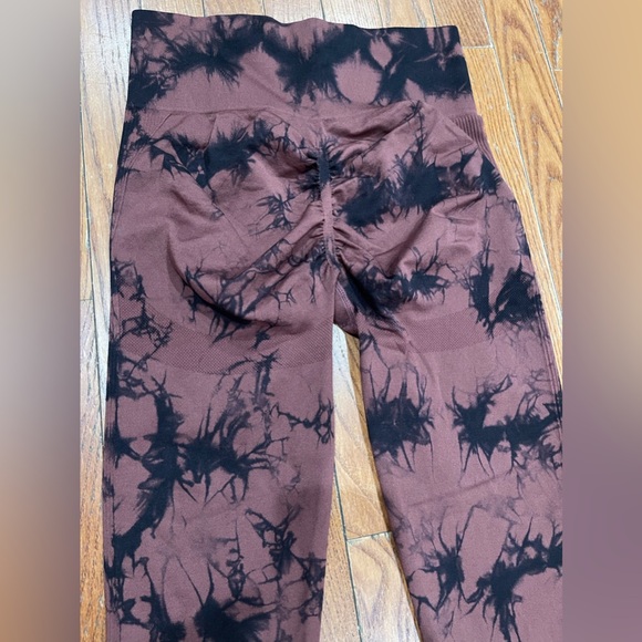 Women's Brown and Black Tie-Dye Leggings - Picture 5 of 8